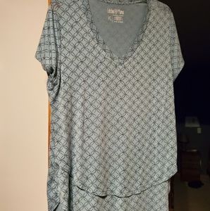 Latched Mama XL Nursing v-neck t-shirt